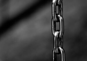 linked metal chain to demonstrate the value of link building